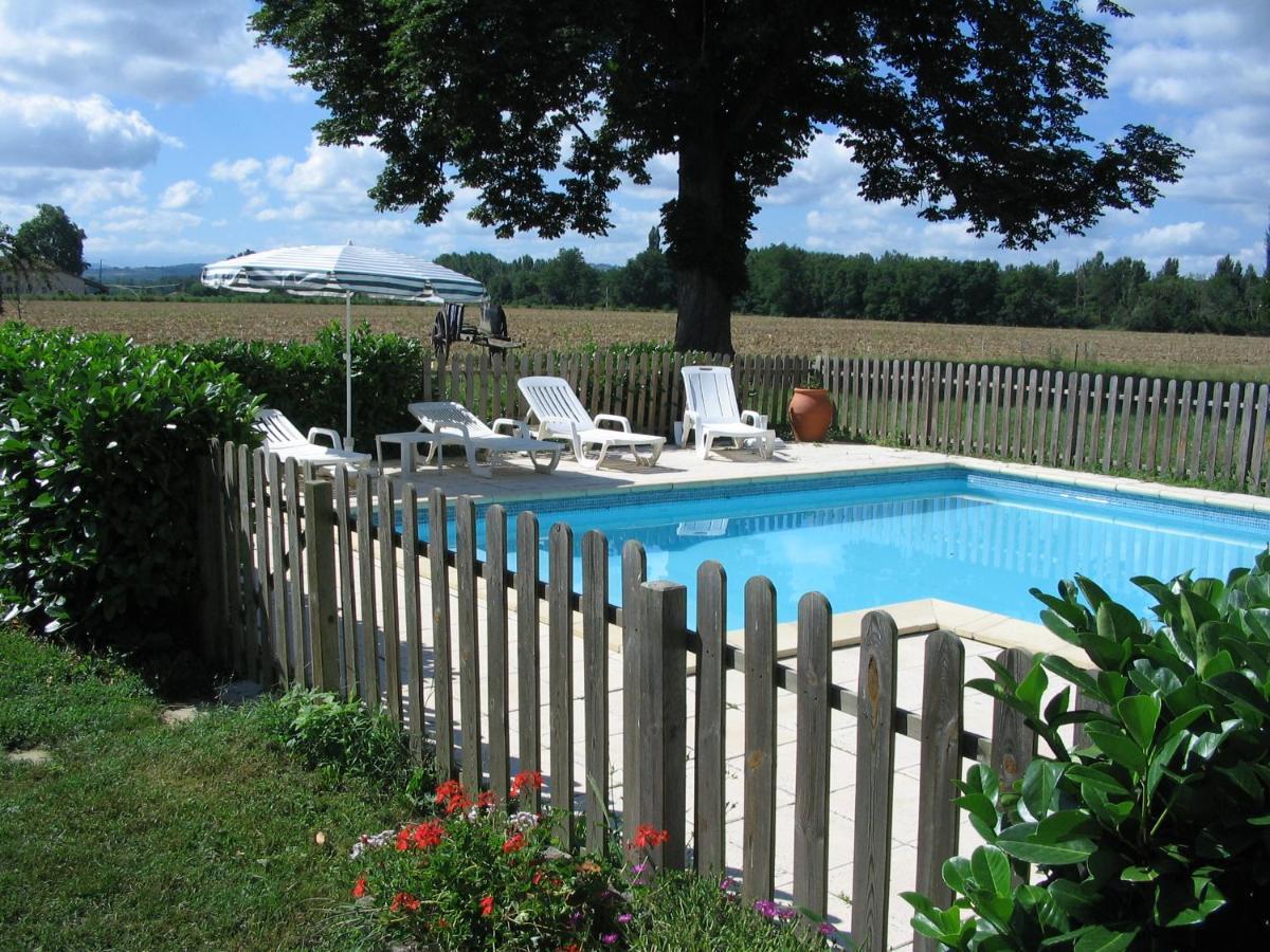 La Ferme Montplaisir Hotel Montesquieu-Volvestre ภายนอก รูปภาพ